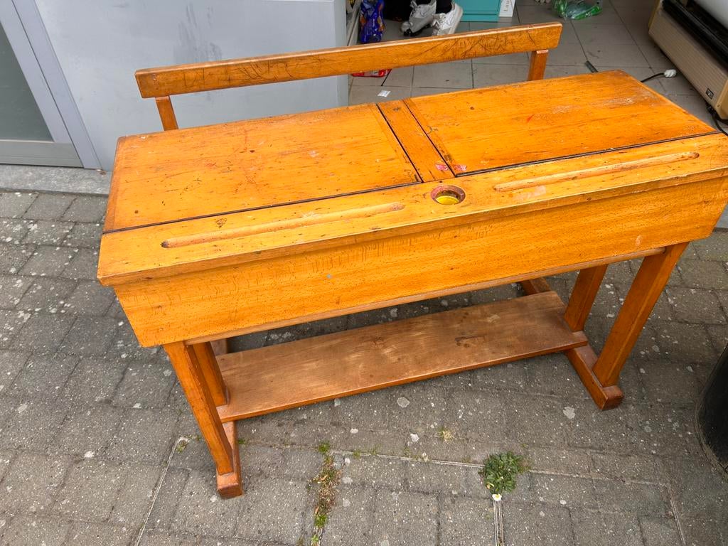 Oude schoolbank, Ophalen