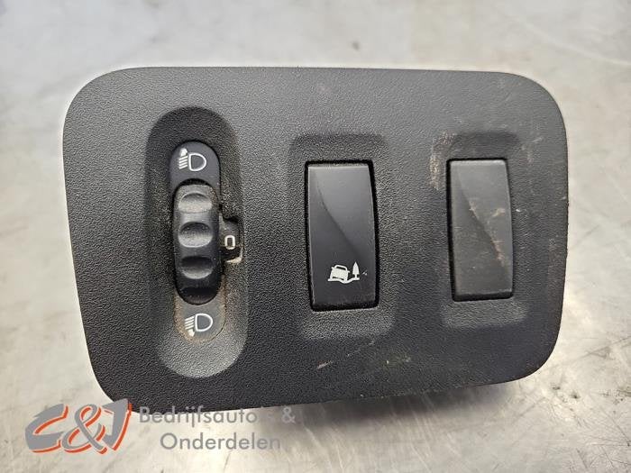 Correcteur hauteur d'un Nissan NV400, -, 3 mois de garantie, Utilisé, -
