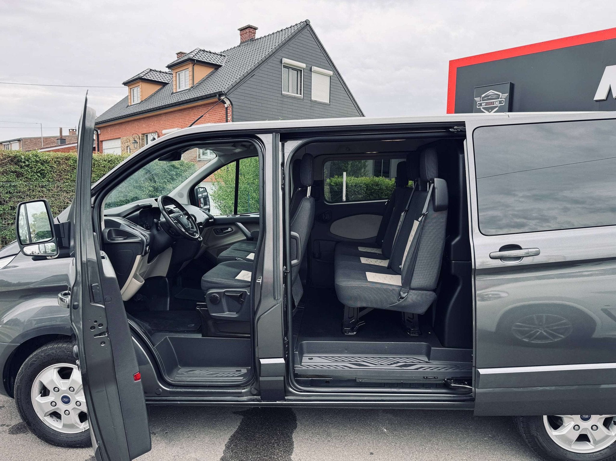Ford Transit Custom 2.0 TDCi L2H1 Automatique, 6 places, Autos, Camionnettes & Utilitaires, Argent ou Gris, Achat, 6 portes, Euro 6