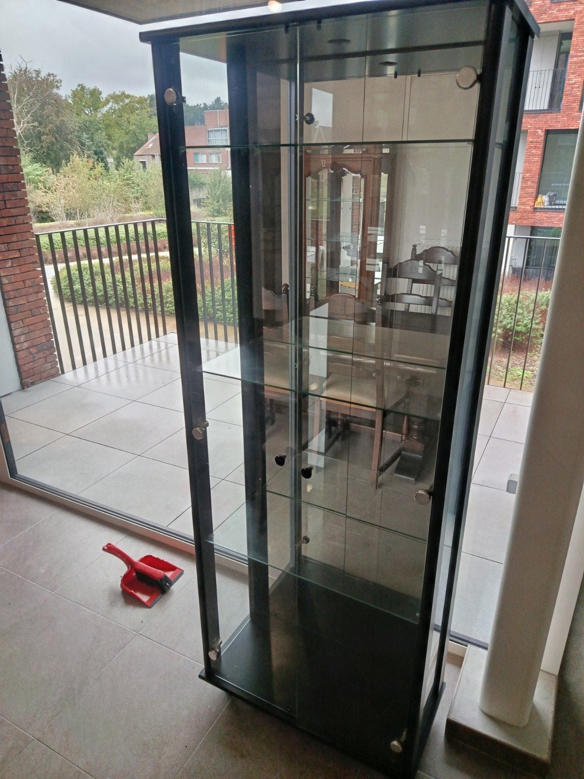 glazen vitrine kast met verlichting, Huis en Inrichting, Ophalen