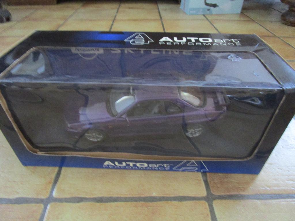 autoart 1:18 nissan r34 gt-r midnight purple, Hobby & Loisirs créatifs, Voitures miniatures | 1:18, Enlèvement ou Envoi, Comme neuf