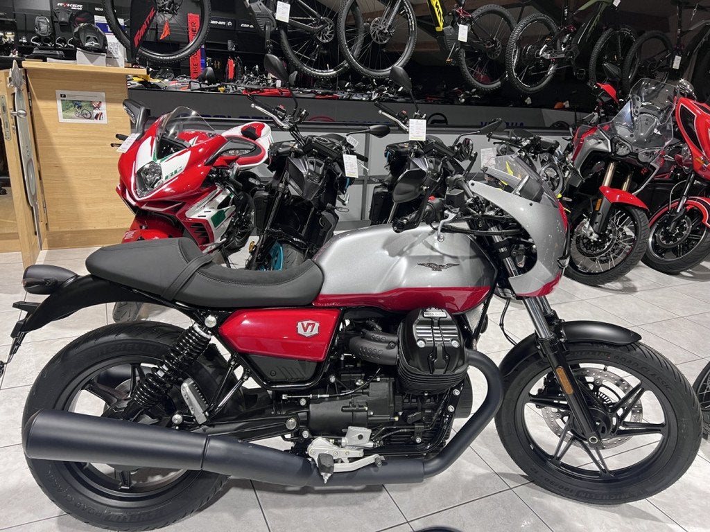 Moto Guzzi V 7 CORSA, Motos, Motos | Moto Guzzi, Entreprise, Plus de 35 kW, Autre, 850 cm³