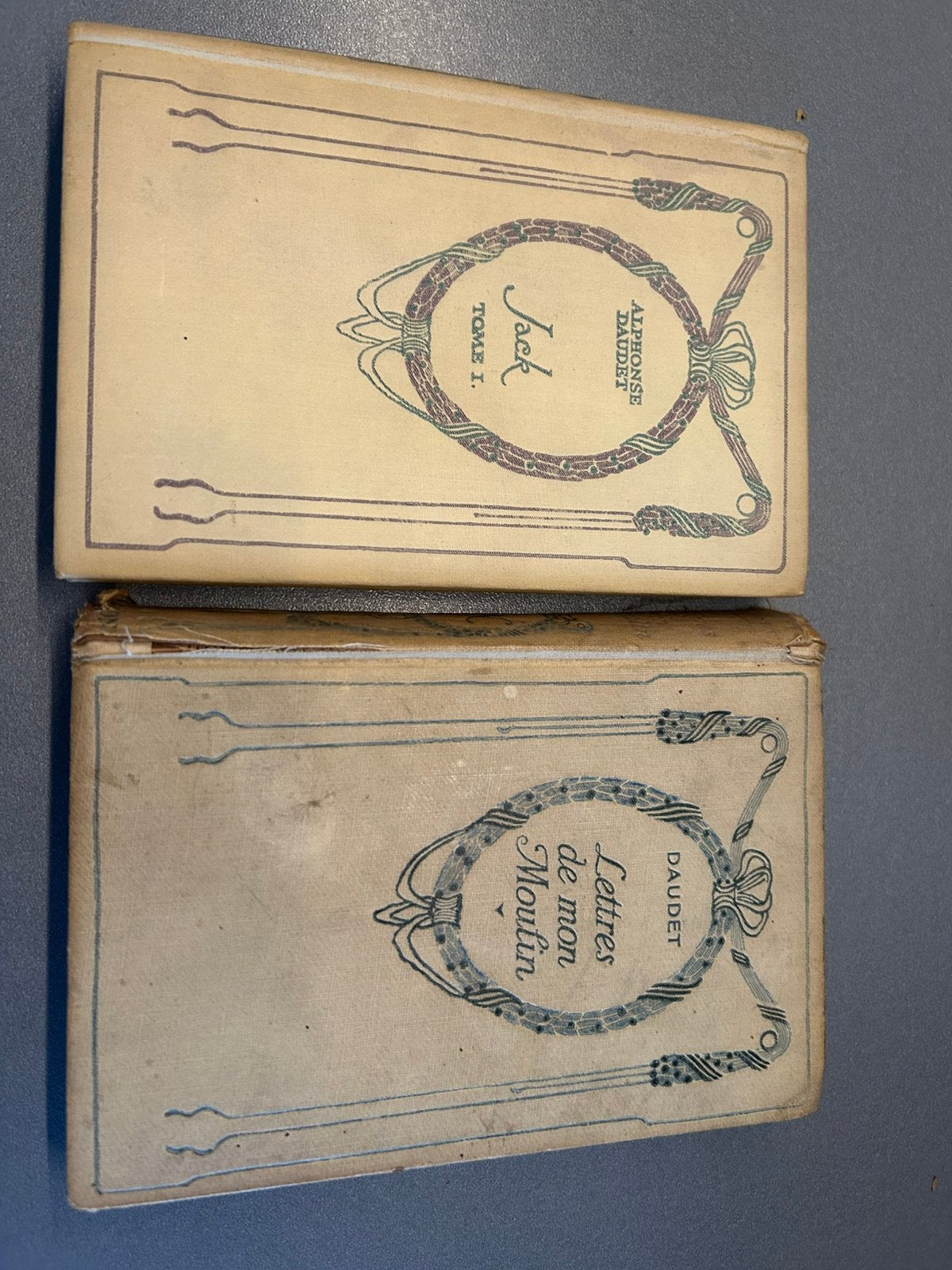 2 oude boeken Nelson editions -Daudet, Antiek en Kunst, Antiek | Boeken en Manuscripten, Ophalen of Verzenden