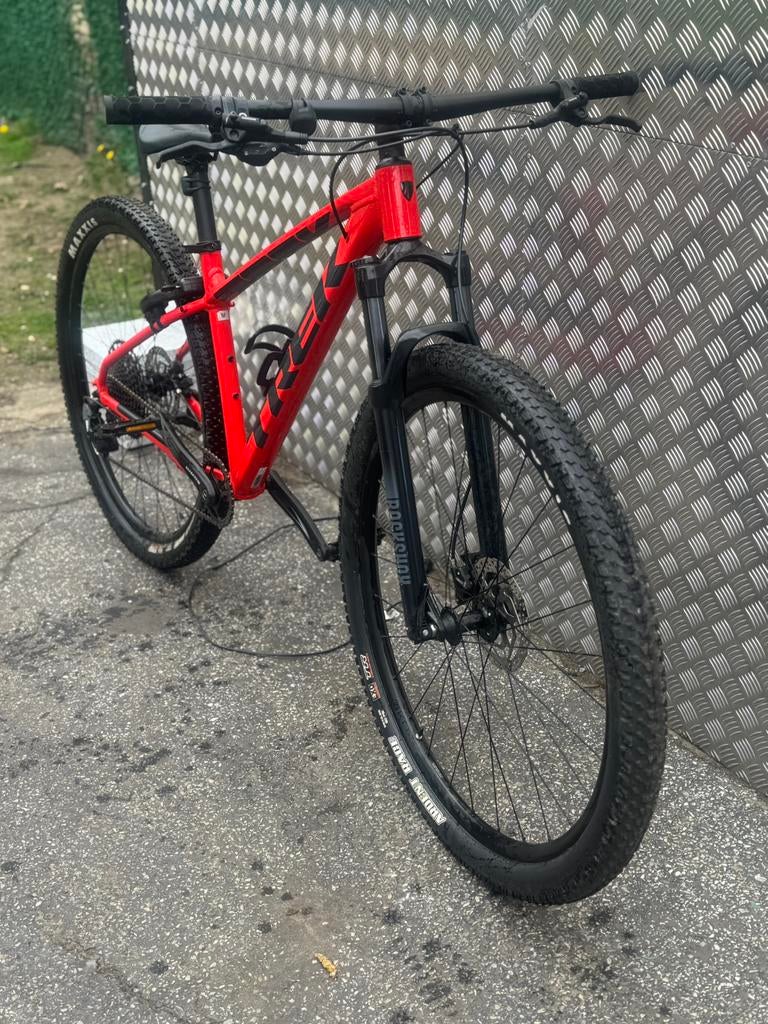 Trek marlin 8, Fietsen en Brommers, Ophalen of Verzenden, Zo goed als nieuw, Trek