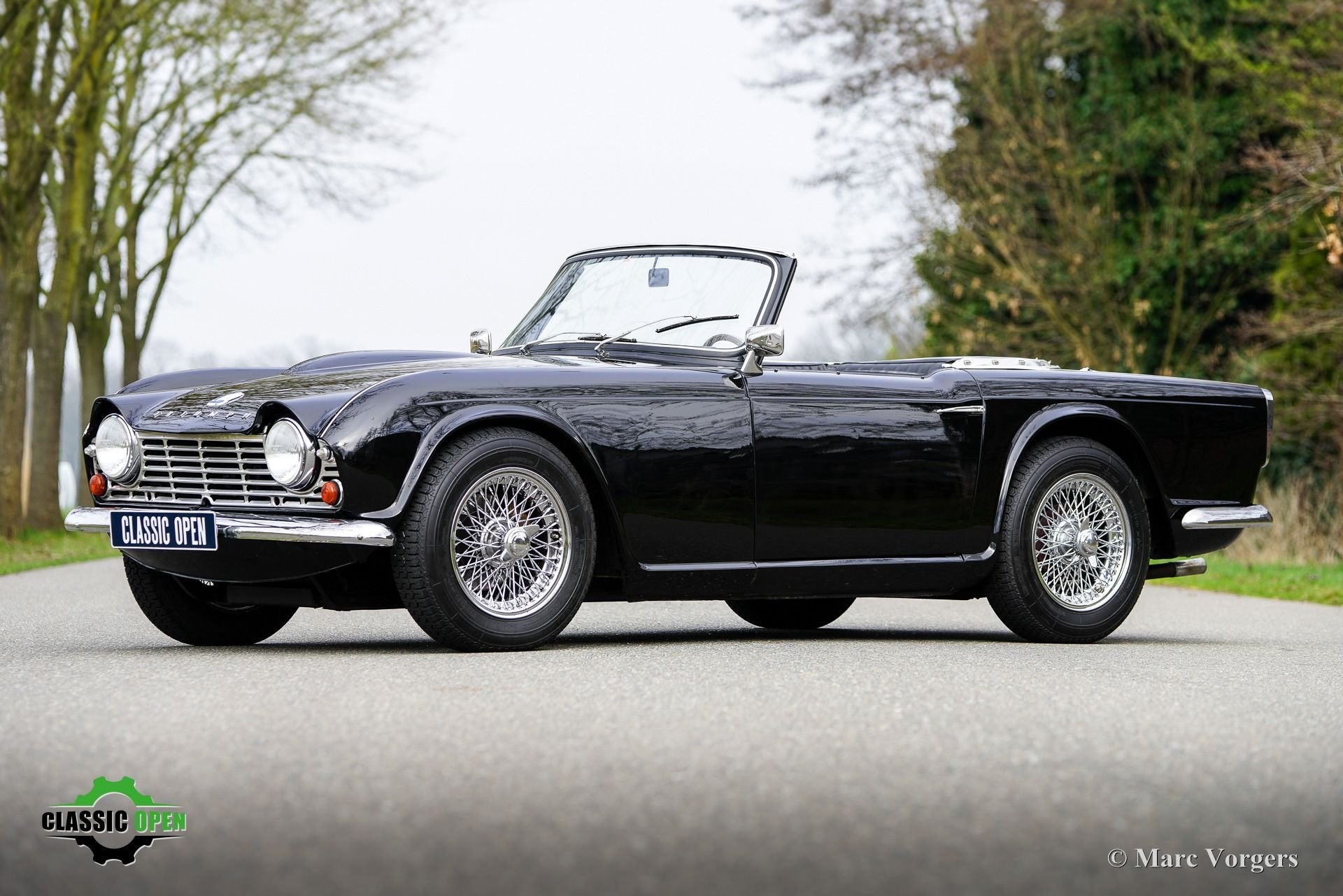 Triumph TR4, Autos, Achat, Entreprise, Cabriolet, Noir