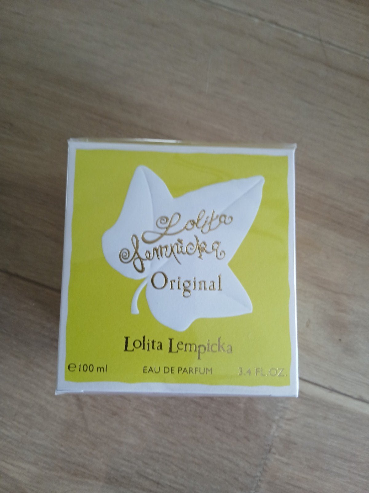Parfum lolita lempika.