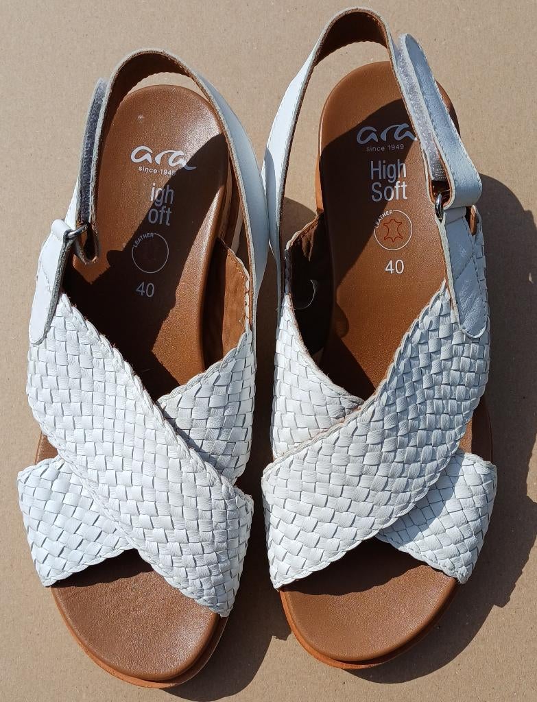 Ara sandales blanches ajustables, Comme neuf, Enlèvement, ARA femme, Blanc
