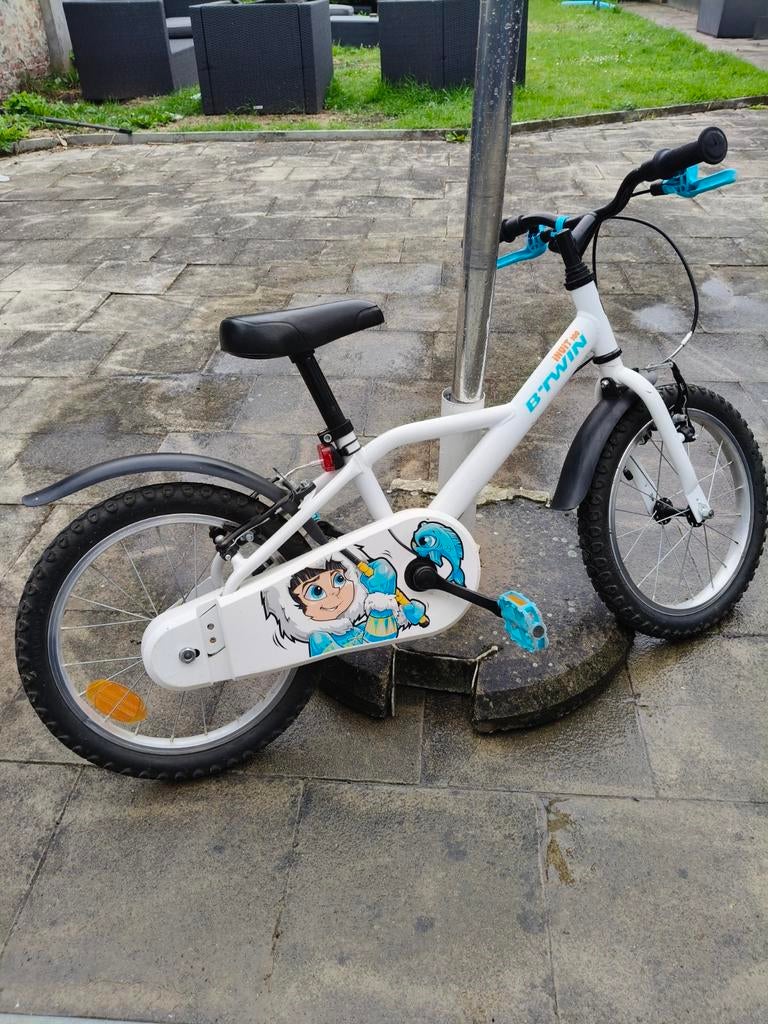 16 inch b twin als nieuw, Fietsen en Brommers, Fietsen | Kinderfietsjes, Ophalen