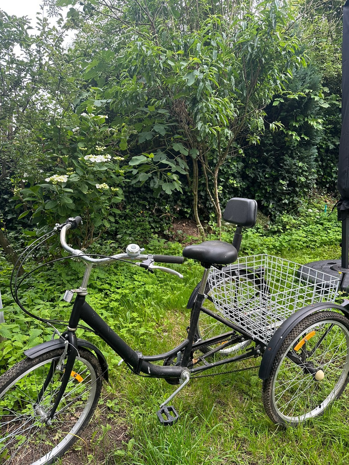 Tricycle avec panier - siège avec dossier - comme neuf, Vélos & Vélomoteurs, Enlèvement, Comme neuf