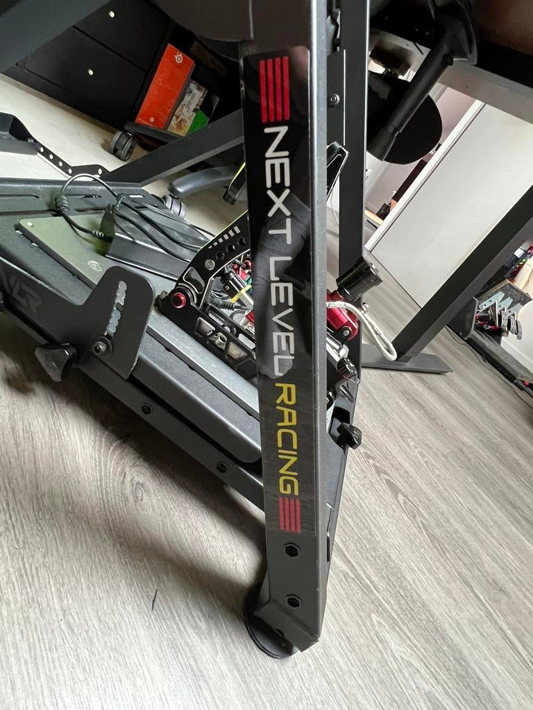 Next level racing wheelstand, Enlèvement, Comme neuf