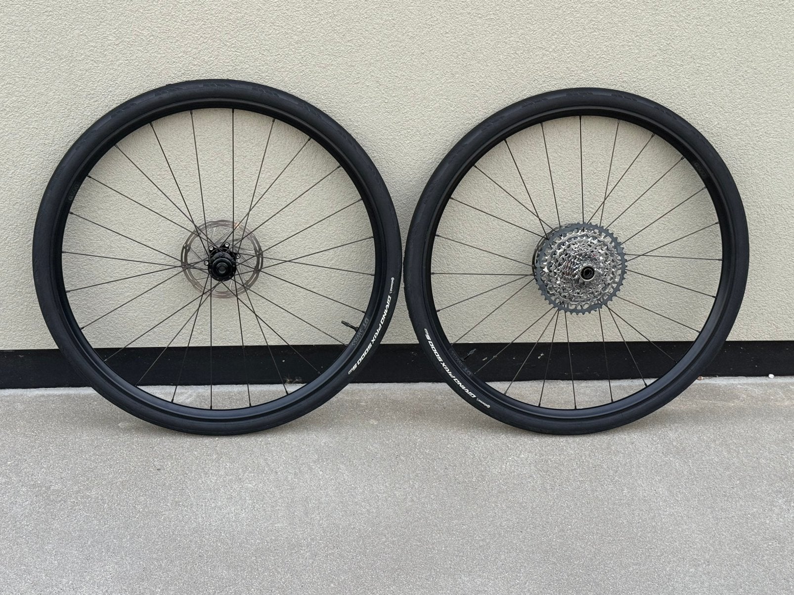 DT Swiss G500 + Conti GP 5000S 35mm banden + 10-46 cassette, Fietsen en Brommers, Fietsonderdelen, Zo goed als nieuw, Gravelbike