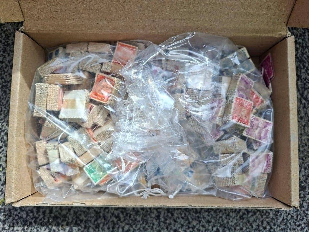 Doosje +/- 500 gr : D - CH - SP - I : gestempeld, Postzegels en Munten, Postzegels | Volle albums en Verzamelingen, Ophalen of Verzenden