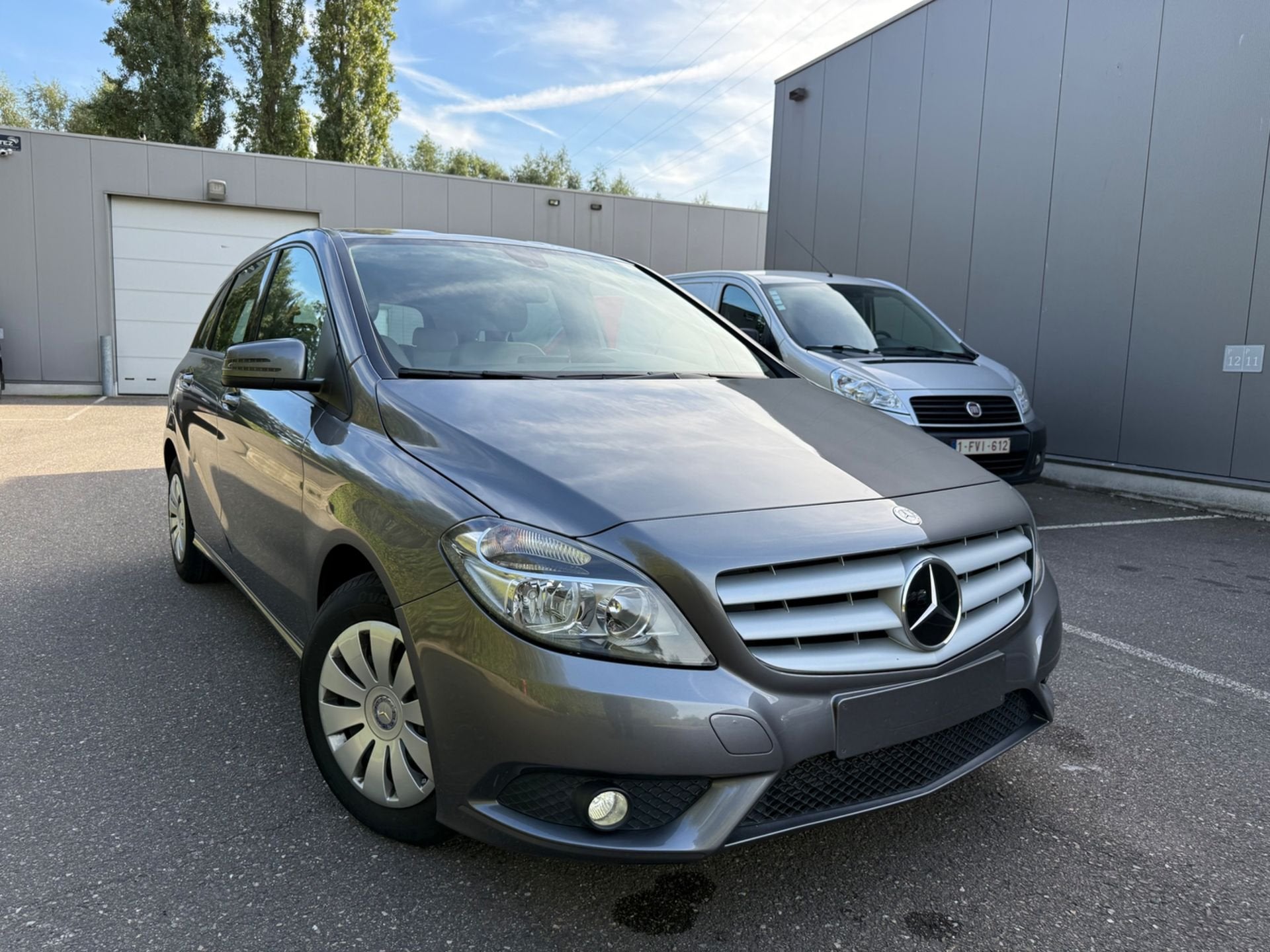 Mercedes B 180, Autos, Argent ou Gris, Achat, Euro 6, Entreprise