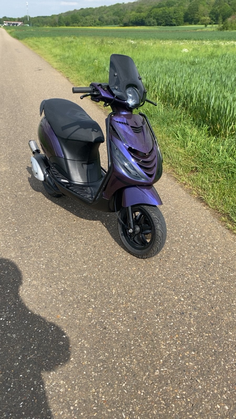 Piaggio zip 70cc a klasse nieuwstaat, Fietsen en Brommers, Scooters | Piaggio, Zo goed als nieuw, Zip, Benzine, Ophalen