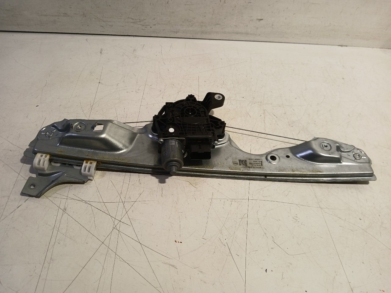 Raammechaniek elektrisch links voor Nissan Qashqai, Onderdelen@venauto.nl, Van der Ven Autorecycling B.V., Gebruikt, Ettenseweg 76, 4706 PB Roosendaal, The Netherlands