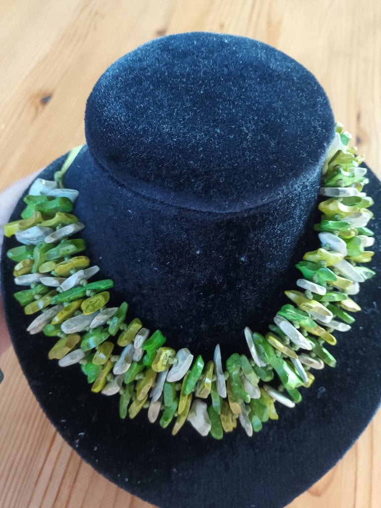 Speciale halsketting (3 lagen), Handtassen en Accessoires, Ophalen of Verzenden, Zo goed als nieuw, Groen, Steen of Mineraal