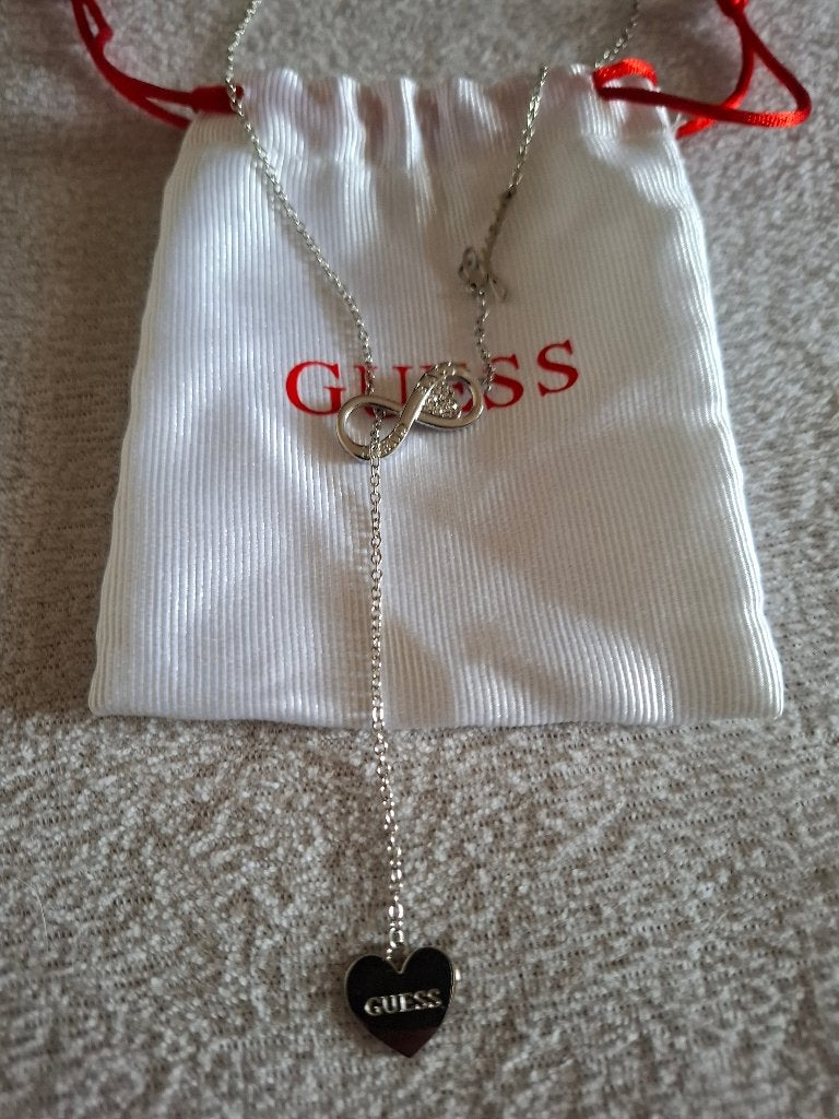 Collier Guess en forme de cœur, Neuf, Avec strass, Enlèvement, Argent