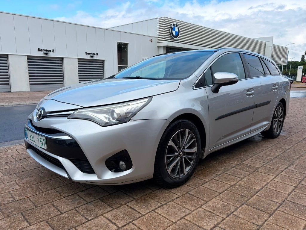 Toyota Avensis Avensis SW 2.0 D-4D Business Executive, Cuir, Argent ou Gris, Achat, Avensis