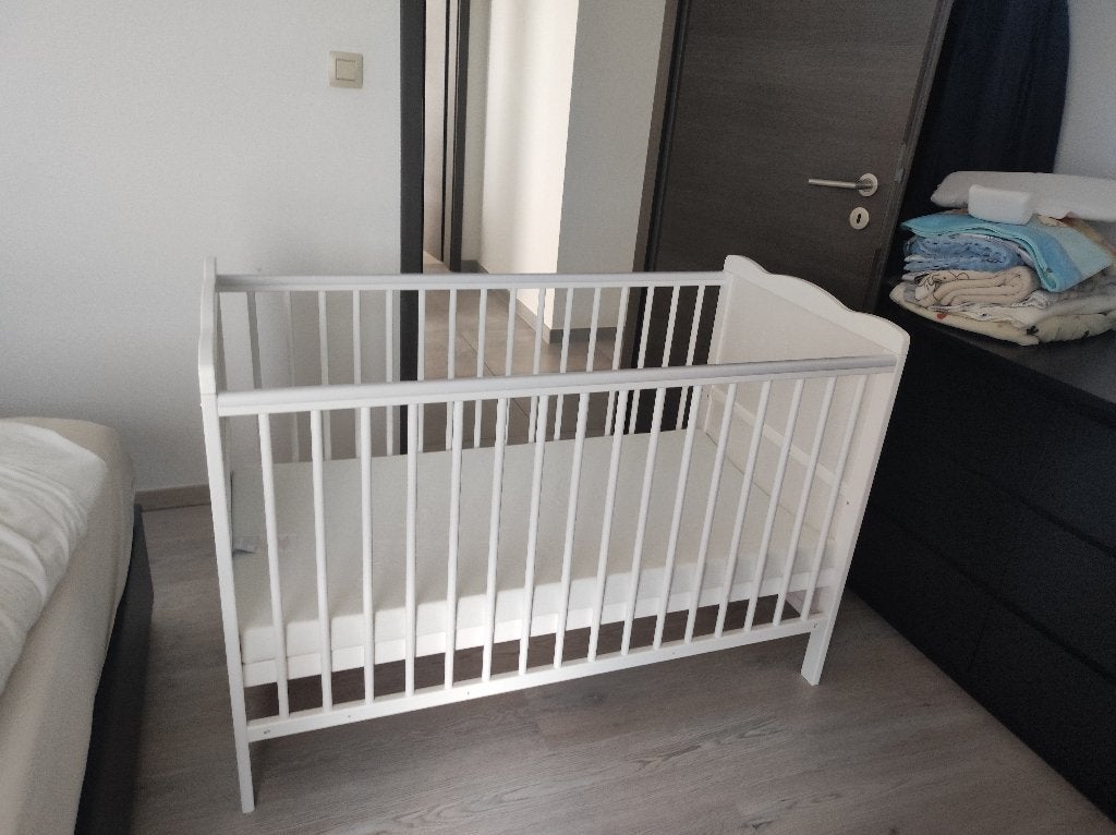 Baby bed, Ophalen, Zo goed als nieuw, 140 tot 160 cm, 85 tot 100 cm
