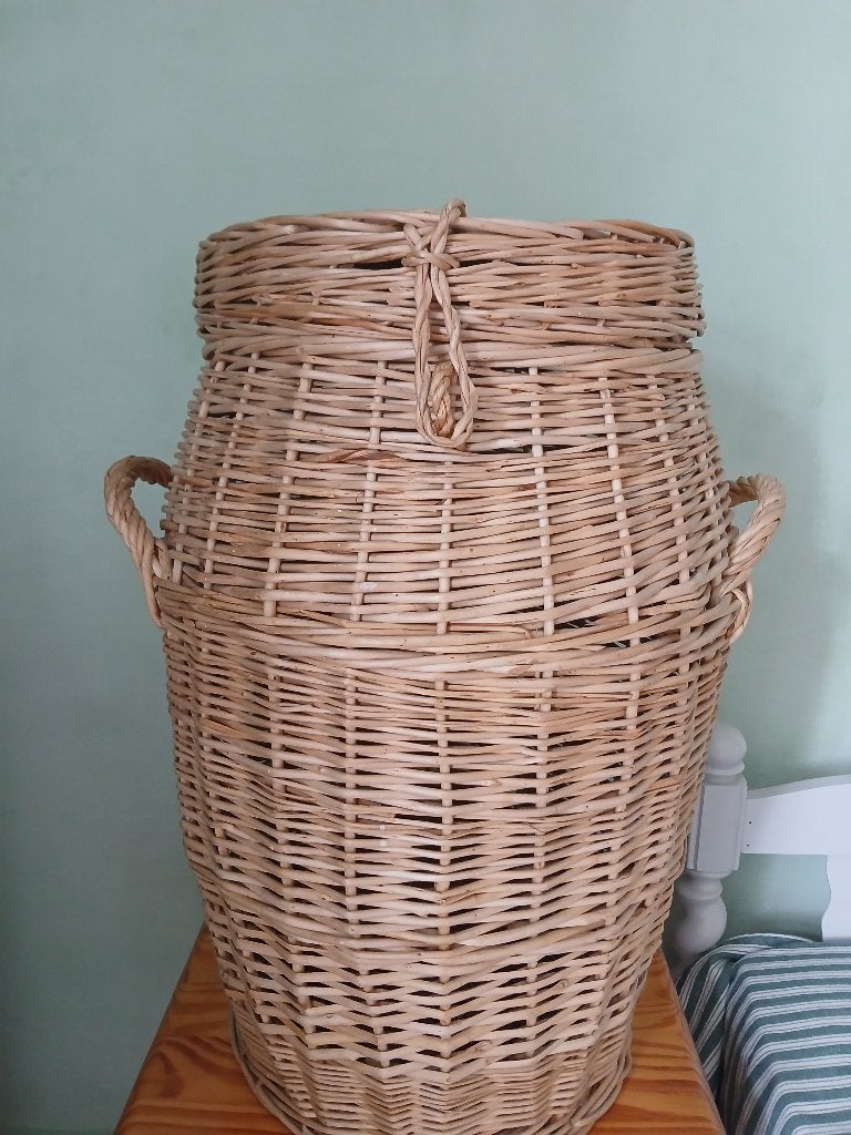 Grand panier à linge en osier, Maison & Meubles, Osier, Comme neuf, Enlèvement, Panier