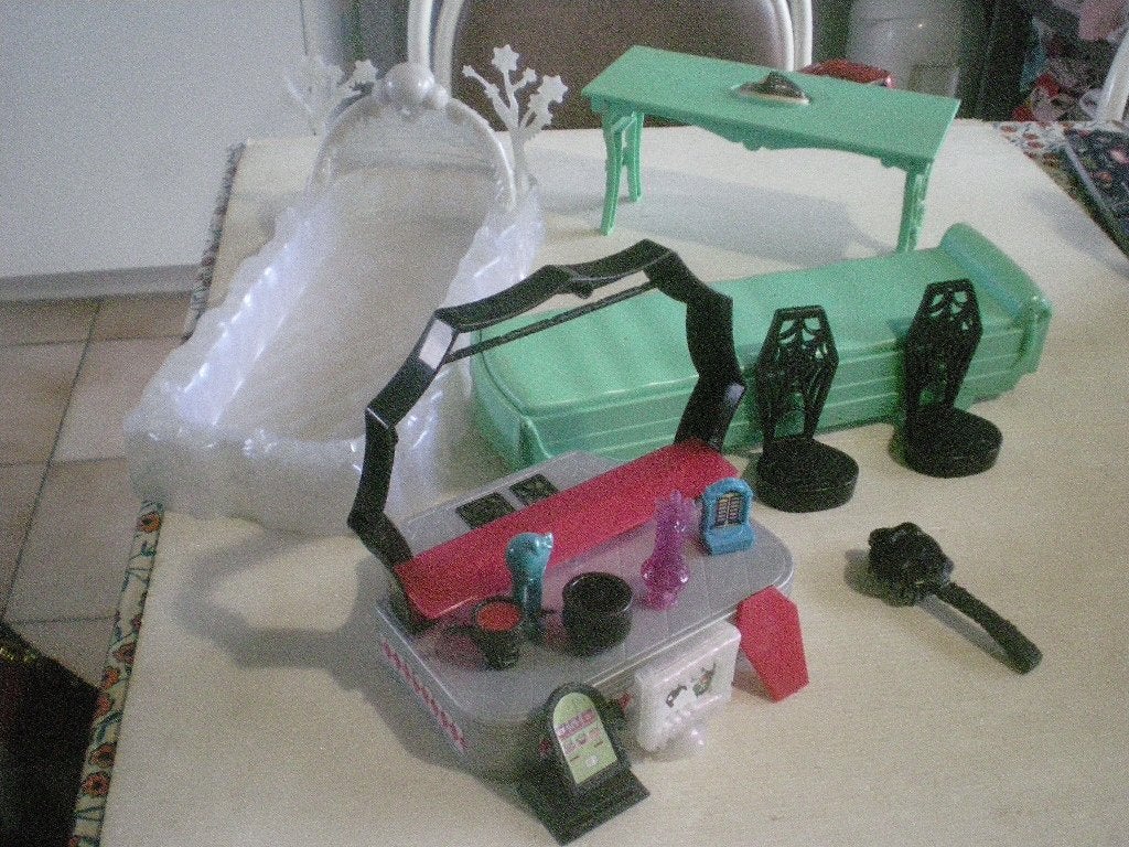 spullen monster high, Kinderen en Baby's, Speelgoed | Poppen, Ophalen of Verzenden, Zo goed als nieuw