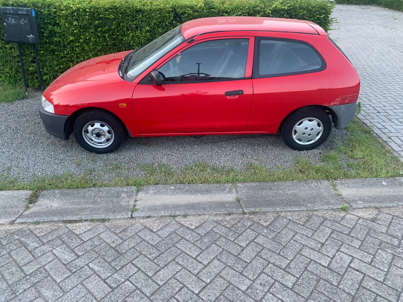 Mitsubishi colt 1.3 benzine, Autos, Mitsubishi, Rouge, Achat, Boîte manuelle, Particulier