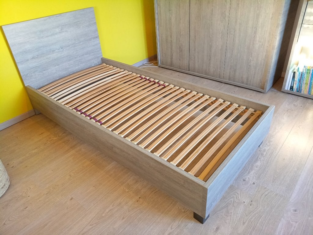 Eenpersoonsbed 2m x 97cm + lattenbodem, Huis en Inrichting, Ophalen, Eenpersoons, Bruin, 200 cm