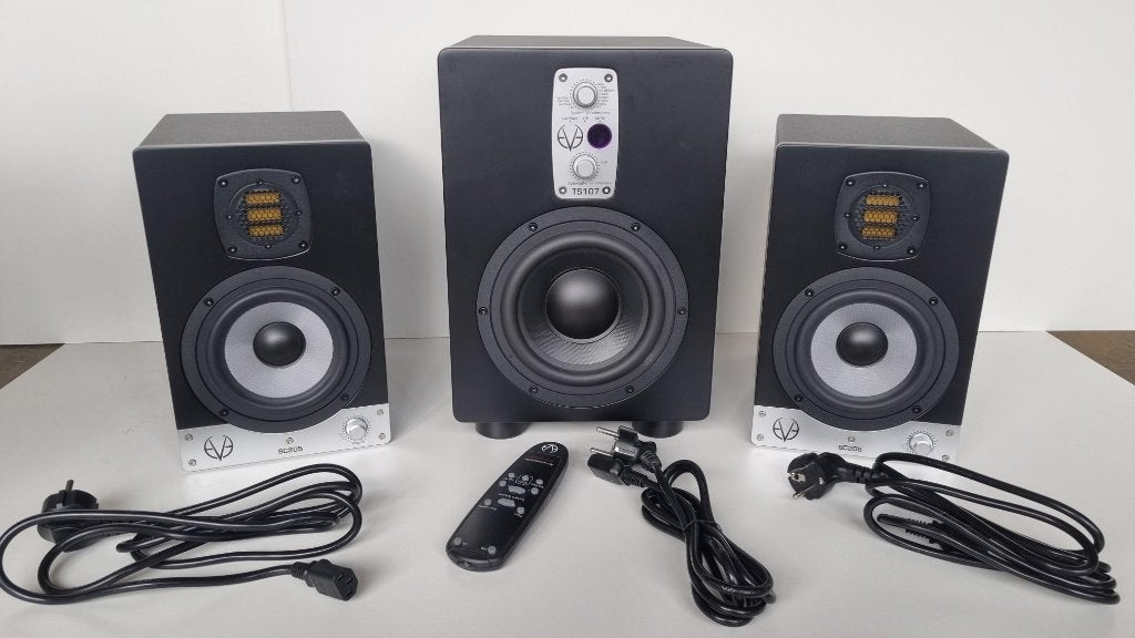 Enceintes EVE SC205 + TS 107, Télécommande, Enlèvement, Neuf, Subwoofer