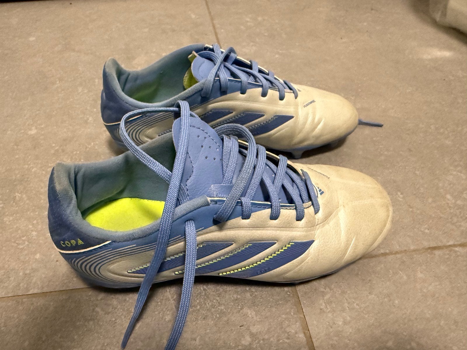 Adidas voetbalschoenen maat 33, Sport en Fitness, Voetbal, Ophalen, Zo goed als nieuw, Schoenen