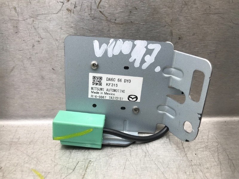 ANTENNE GPS Mazda 2 (DJ / DL) (|DA6C66DY0|KF315|), Utilisé, Mazda