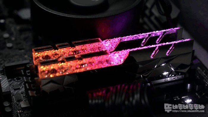 G.SKILL Trident Z Royal Elite 32GB (2x16GB) DDR4 4800MHz RGB, Ophalen, 32 GB, DDR4, Zo goed als nieuw