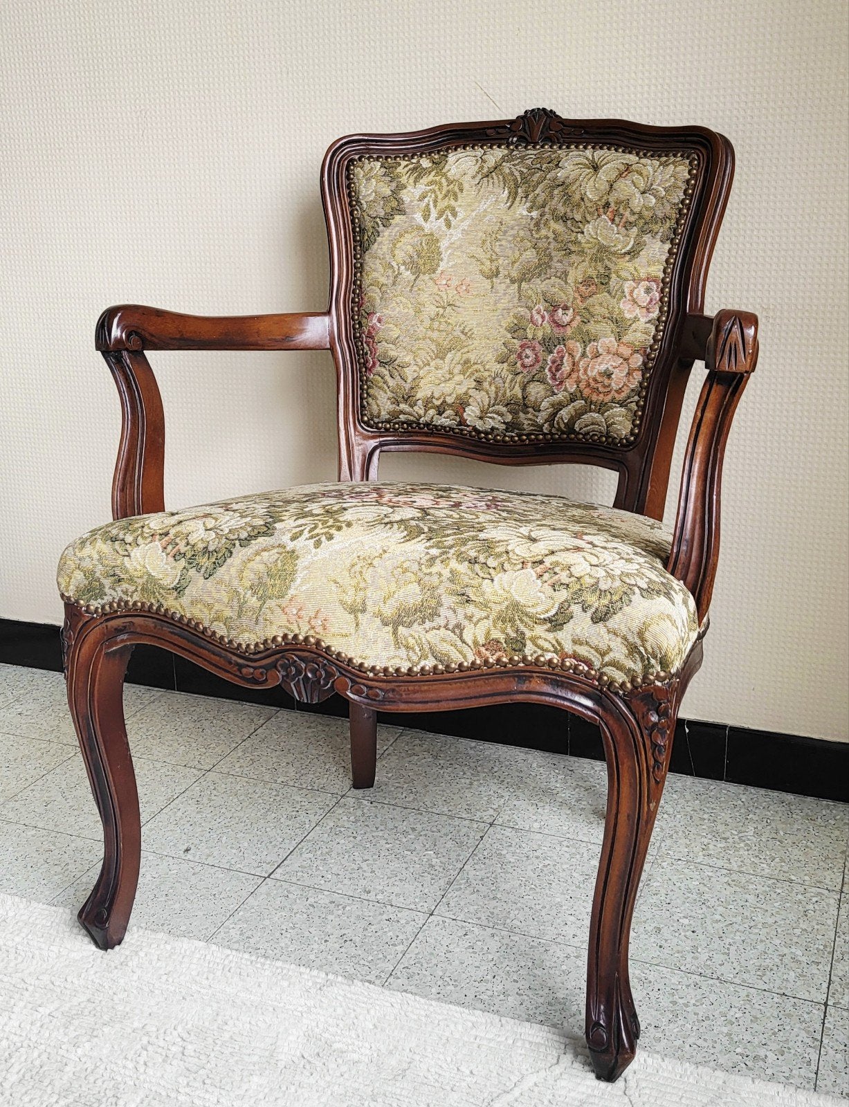 Prachtige vintage armstoel met geborduurde stoffering!, Ophalen