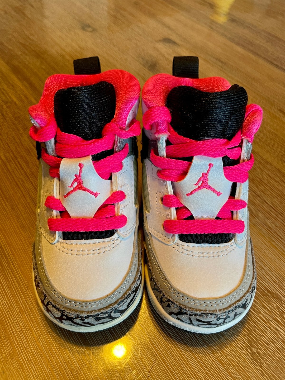 Baskets Jordan rétro (style IV/V) pour bébé (taille 21), Enfants & Bébés, Vêtements de bébé | Chaussures & Chaussettes, Enlèvement
