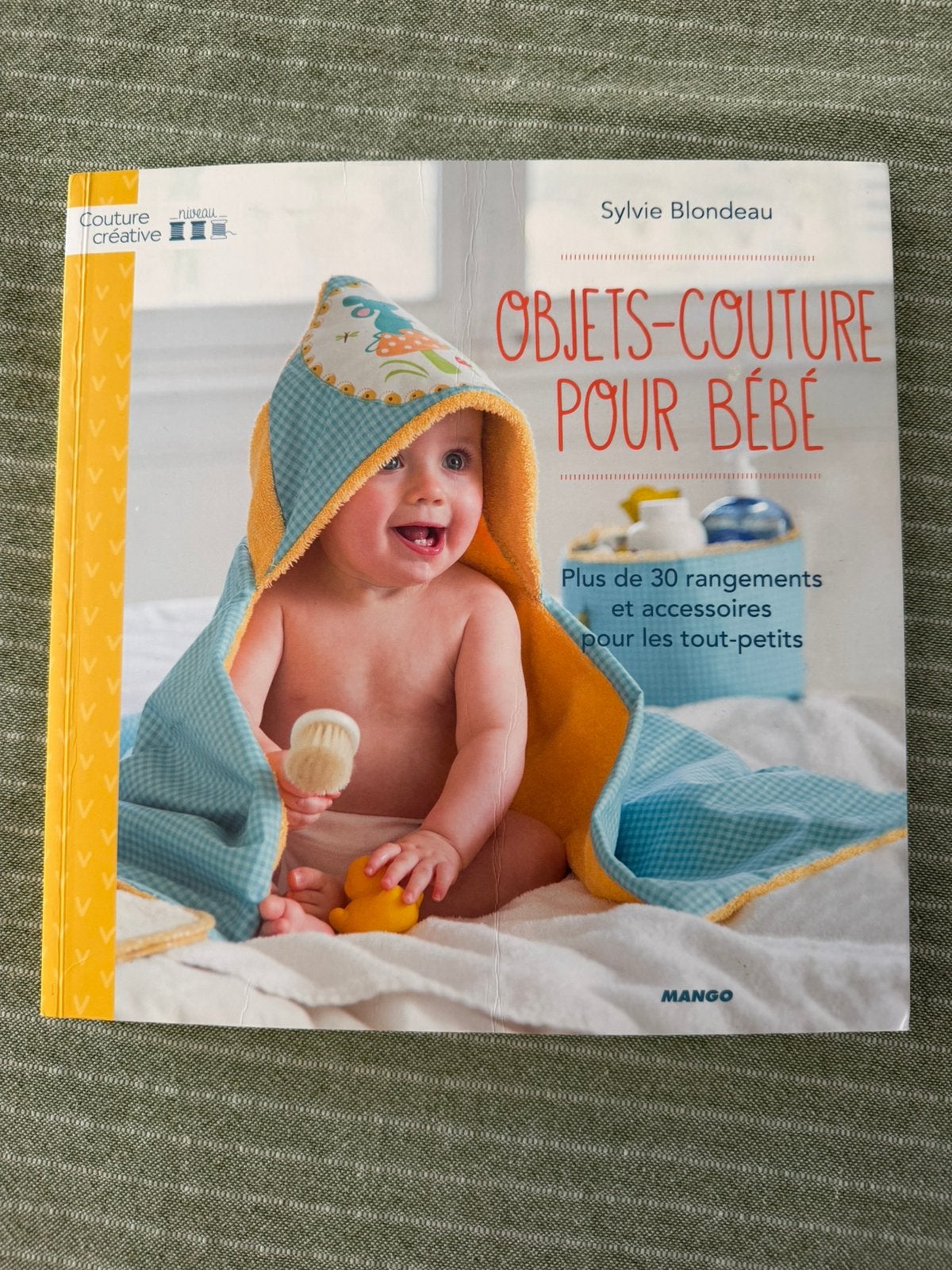 Boek - Naaiobject voor baby's, Boeken, Ophalen, Zo goed als nieuw, Zwangerschap en Bevalling
