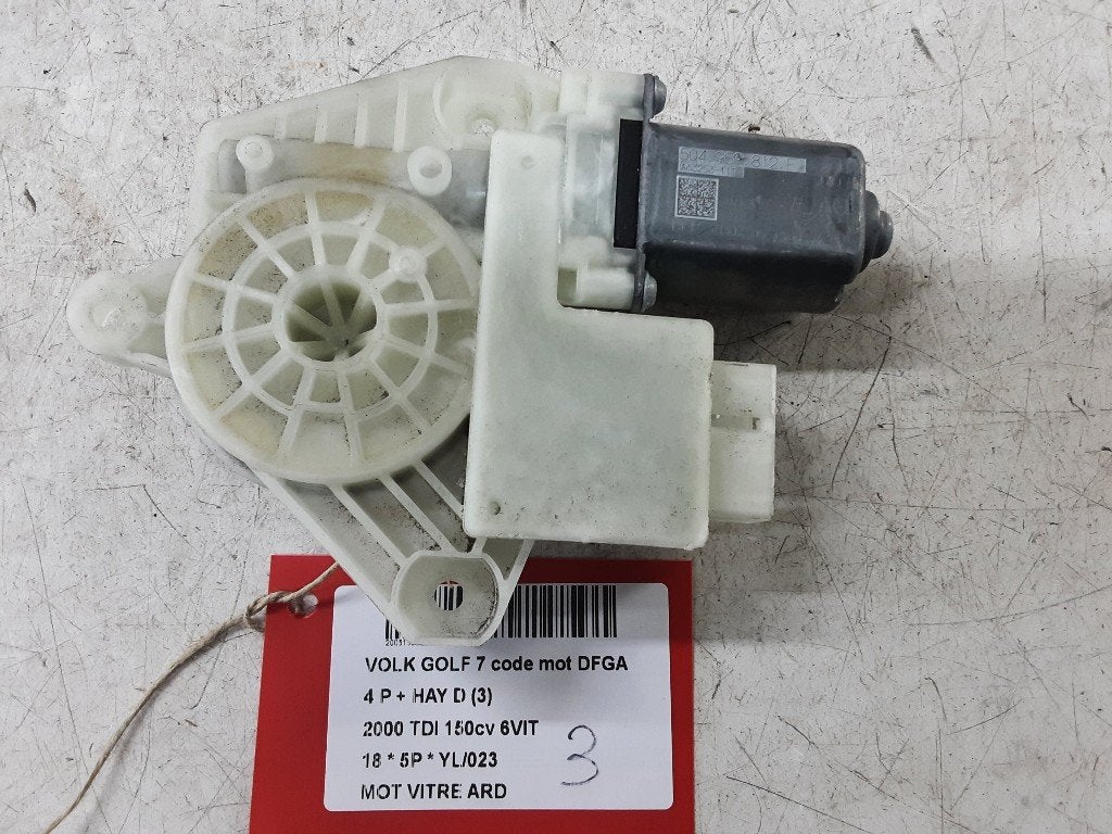MOTEUR LEVE VITRE ELECTRIQUE ARRIÈRE DROIT Golf VII (AUA), Autos : Pièces & Accessoires, Volkswagen, Volkswagen AG, Utilisé, Kundenbetreuung@volkswagen.de