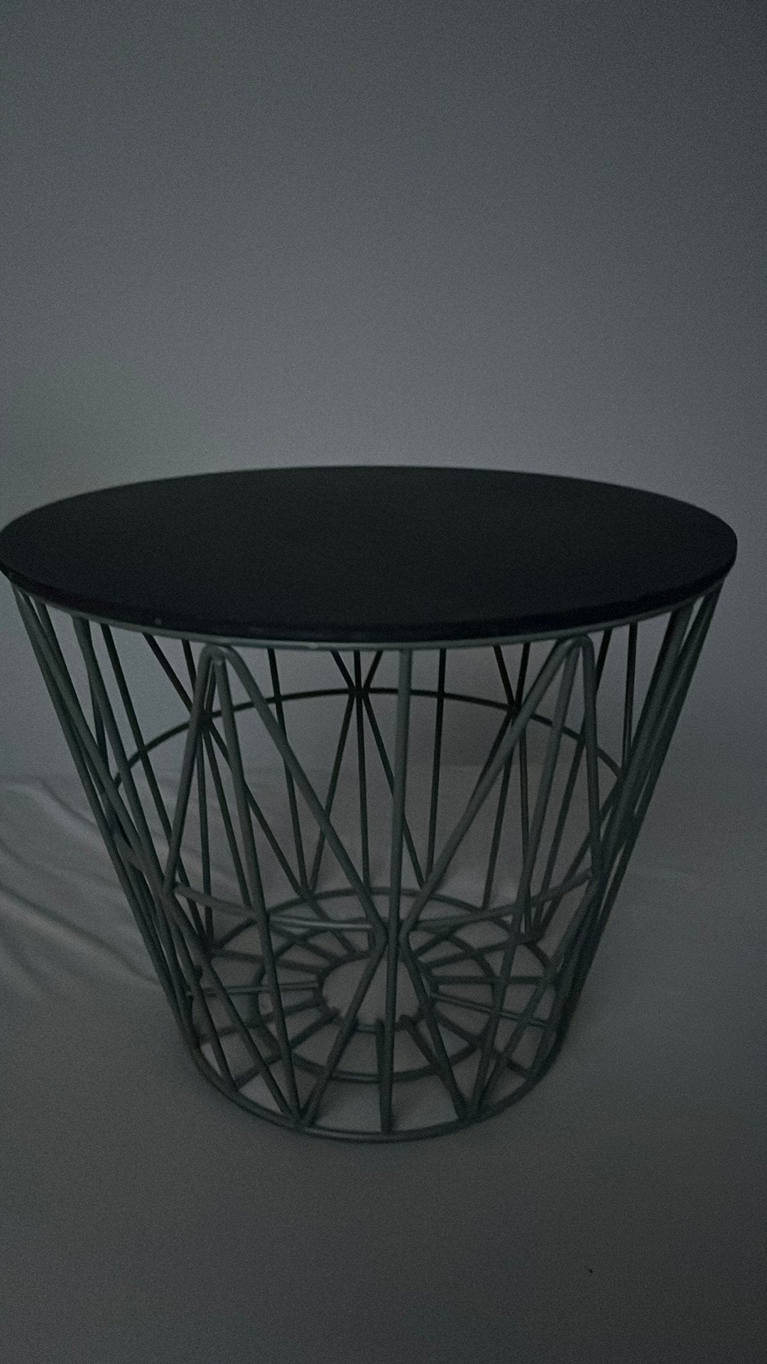 table de nuit ferm, Ophalen, Zo goed als nieuw