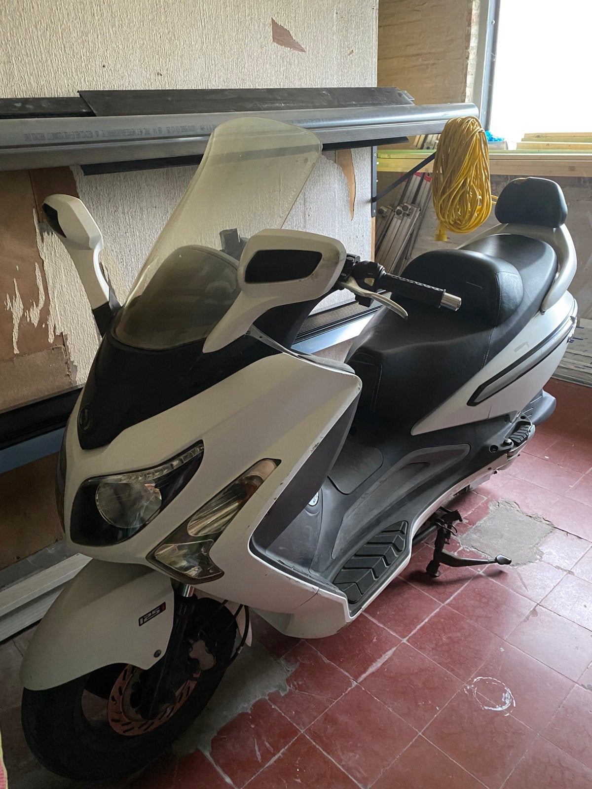 Sym  125 cc gts i 30.000 km, Particulier