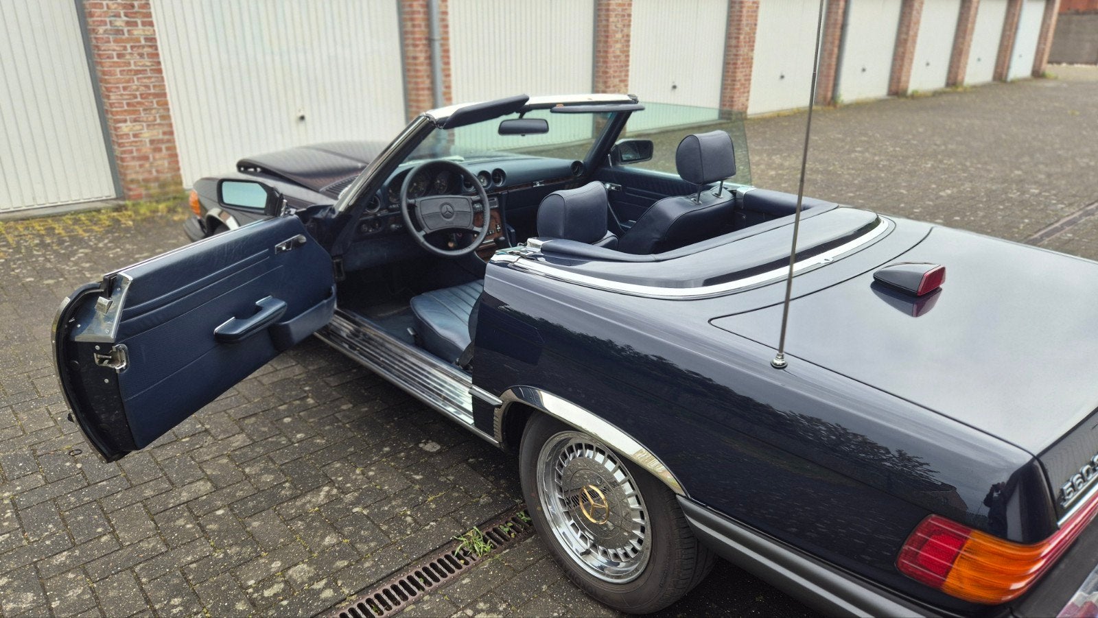 Mercedes 560 SL, foto 3