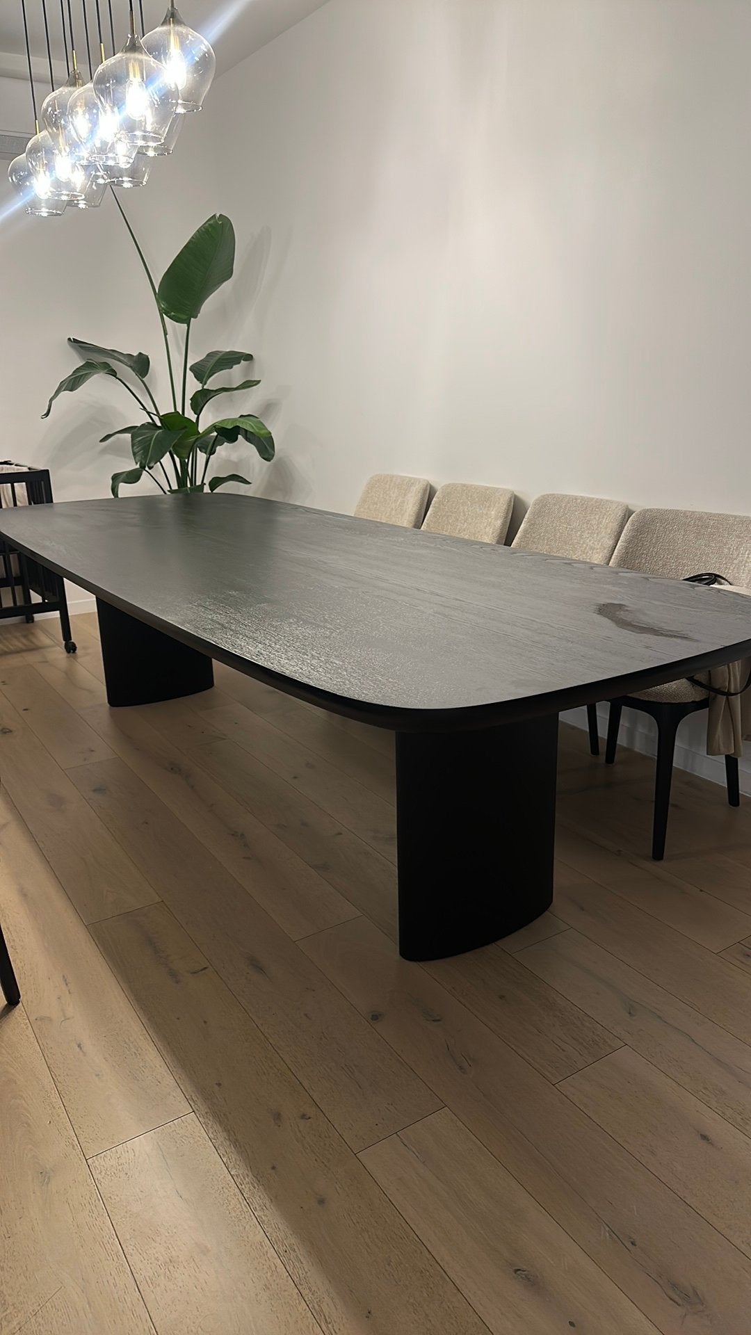 Zwarte tafel, Huis en Inrichting, Tafels | Eettafels, Ophalen, Eikenhout, Zeer stijlvol, Zo goed als nieuw