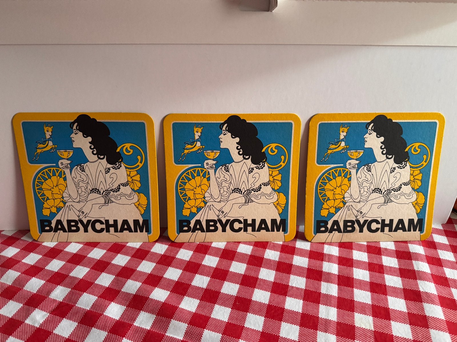 Babycham kartonnen onderleggers te koop, Collections, Enlèvement ou Envoi