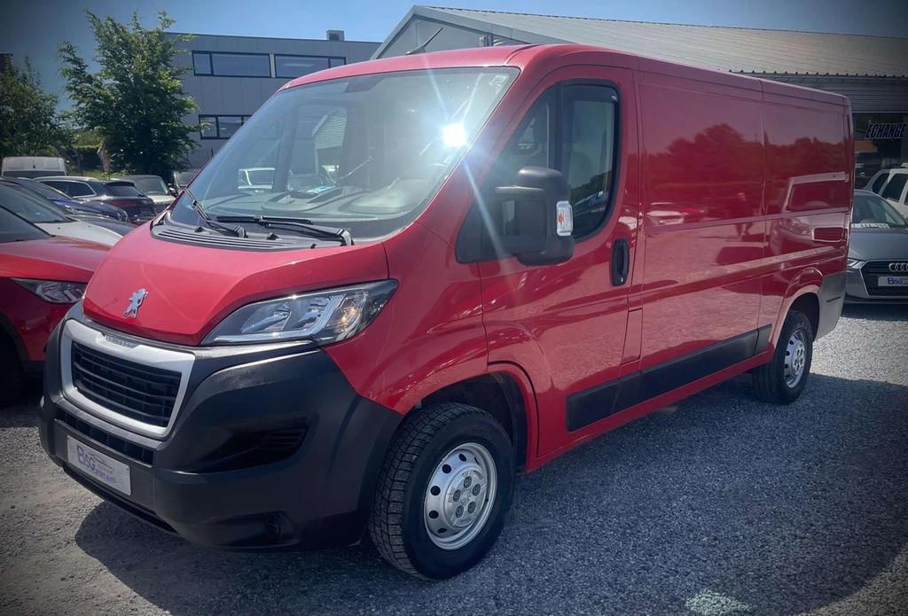 Peugeot Boxer 2.2 BlueHDi L1H1 *CLIM*GPS*CAMERA* (bj 2021), USB, Gebruikt, 4 cilinders, 211 g/km