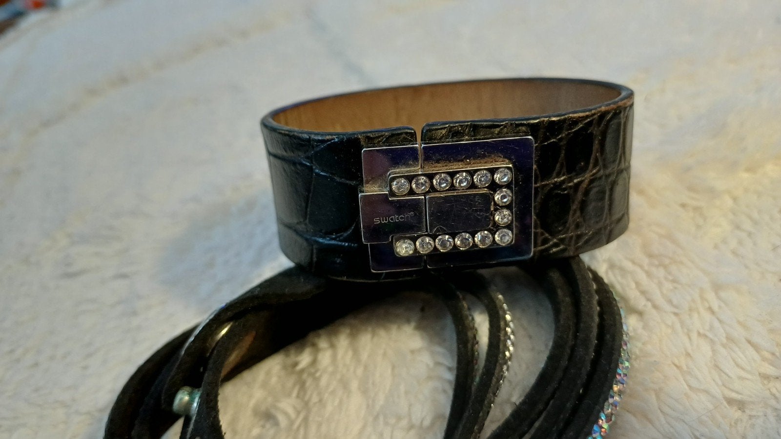 Bracelet femme avec strasses, Bijoux, Sacs & Beauté, Enlèvement ou Envoi, Utilisé, Noir, Cuir