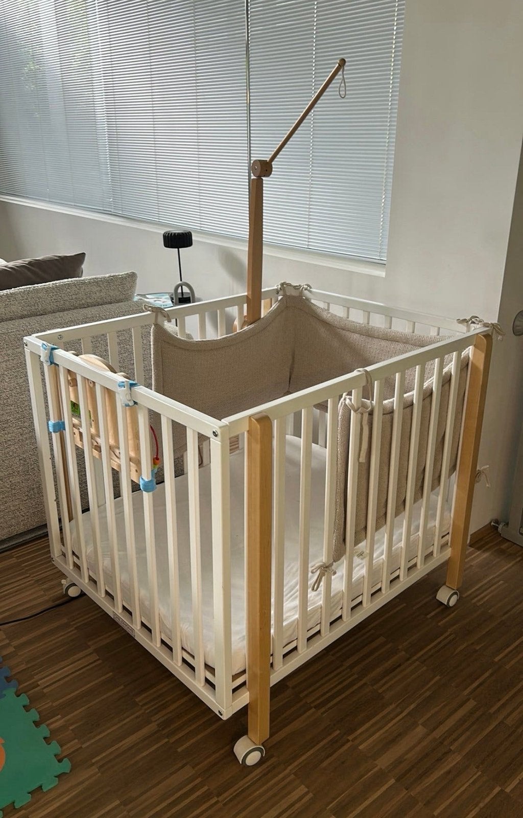 Magnifique ensemble complet de box pour bébés et enfants, Enfants & Bébés, Enlèvement, Comme neuf, Roulettes