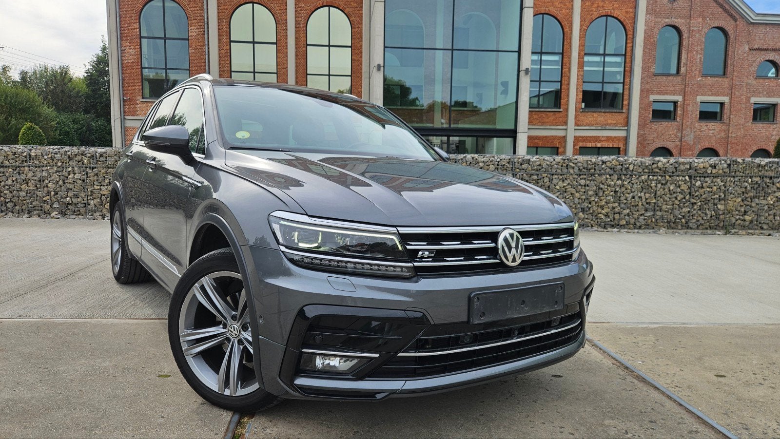 VW Tiguan R-LINE! AUTOMAAT/2018/ 2.0 tdi/ 1ste eigen/ FULL!!, Autos, Cuir, Argent ou Gris, Euro 6, Entreprise