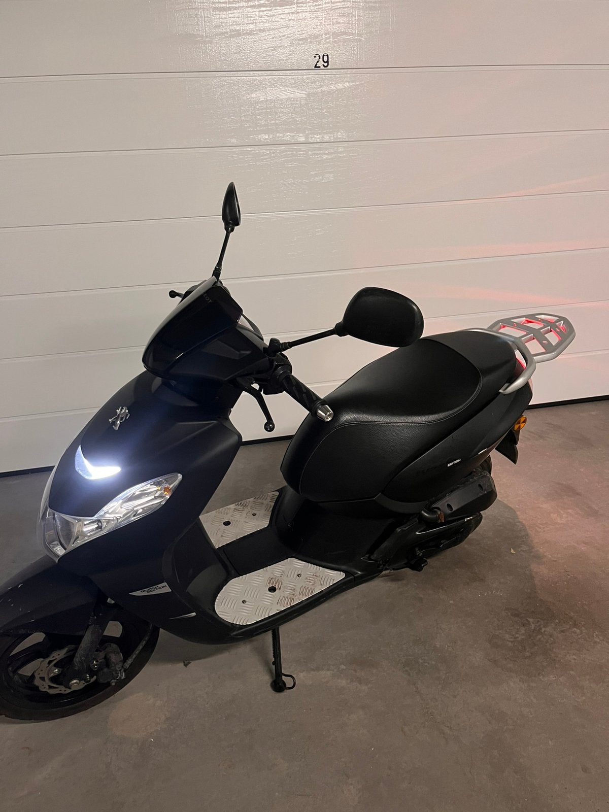 KISBEE peugeot brommer 2020, Fietsen en Brommers, Ophalen, Gebruikt, Overige modellen, Klasse A (25 km/u)