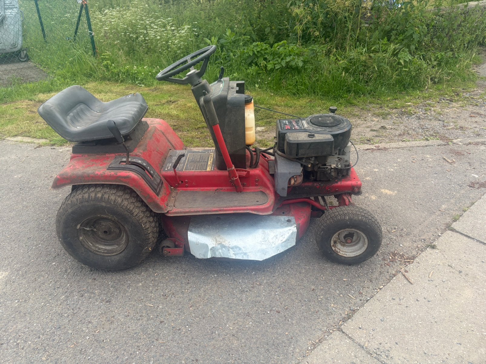 Vend tracteur tondeuse snapper à réparer, Enlèvement, Utilisé, Démarrage électrique, Moins de 90 cm