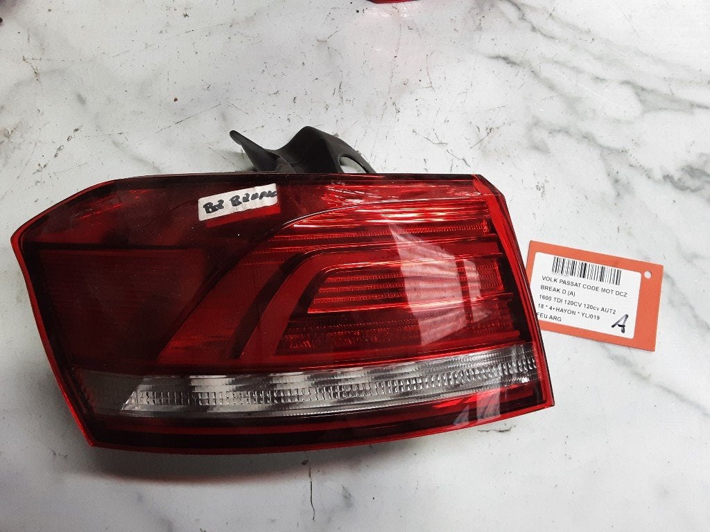 ACHTERLICHT LINKS Passat Variant (3G5) (3G9945095D), Gebruikt, Volkswagen, Mevr. I. Hauben, Rue de l'Espoir 34 34
4030  GRIVEGNÉE, BE
