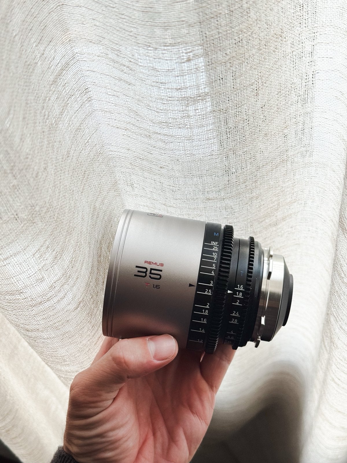 BLAZAR Remus 35mm T1.6 1.5X S35 Anamorphic Lens PL Mount, Audio, Tv en Foto, Ophalen of Verzenden, Zo goed als nieuw
