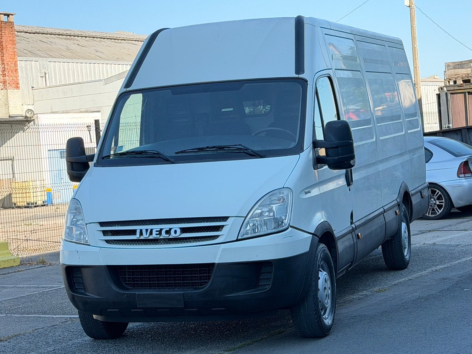 Iveco Daily 2.3 Hpi/H2L3 - Airco - B-rijbewijs -, Auto's, Bestelwagens en Lichte vracht, 4 cilinders, Iveco, Wit, Bedrijf