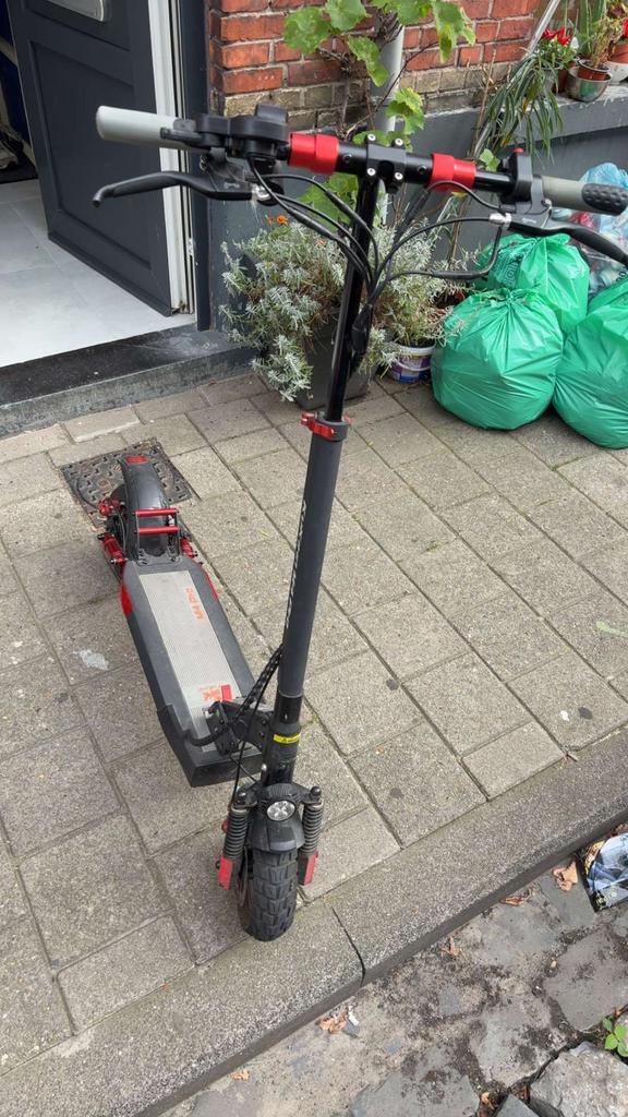 Kugo m4 pro, Fietsen en Brommers, Steps, Zo goed als nieuw, Ophalen